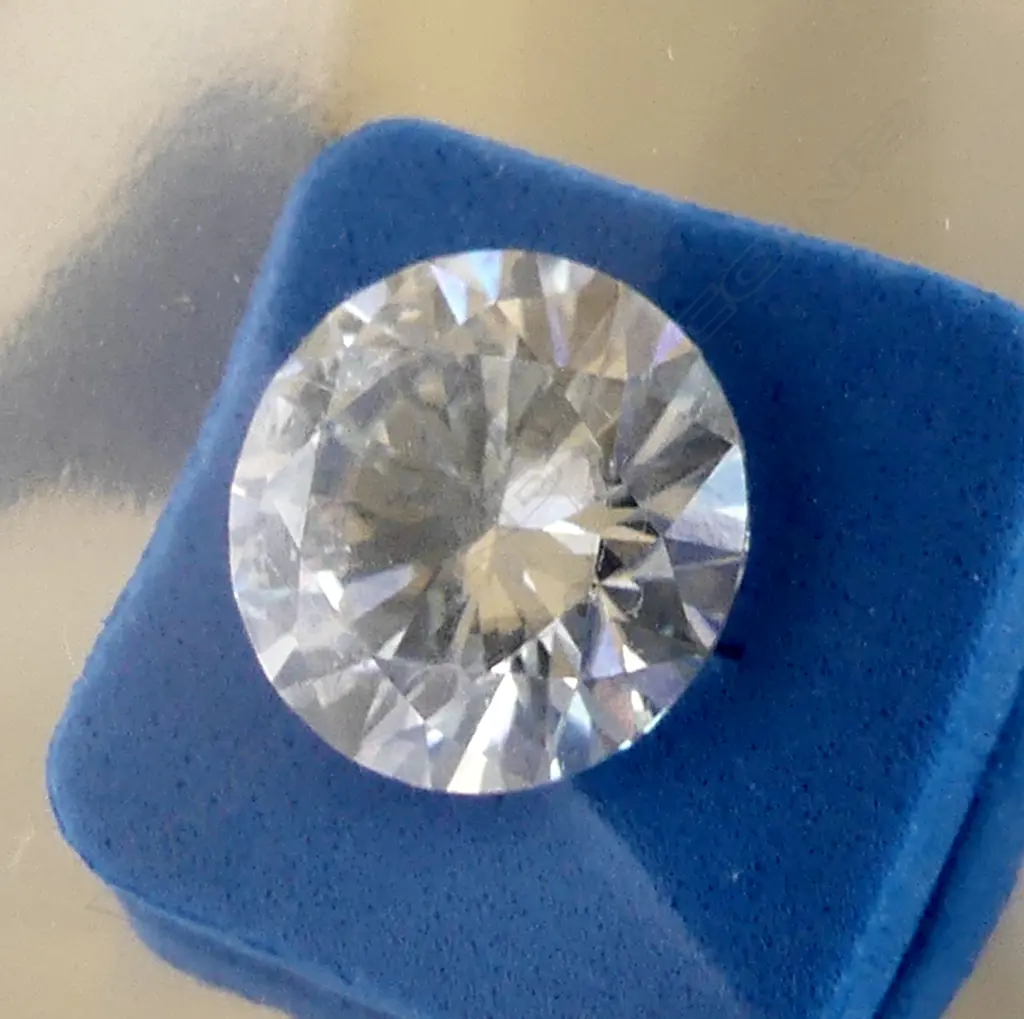 MOISSANITE GEMSTONE - ROUND BRILLIANT, 2CT - WITH GRA REPORT Image 1++