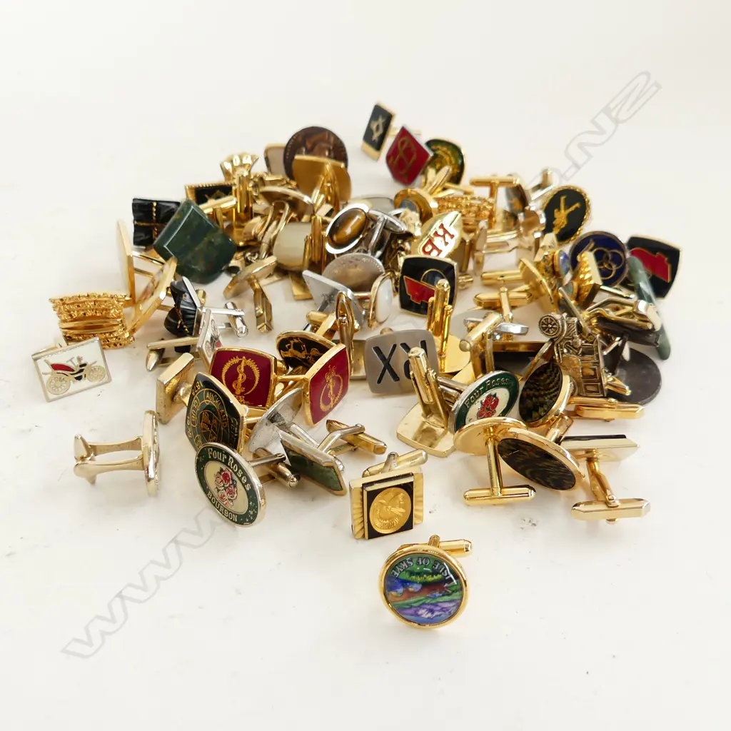 ASST. VINTAGE / RETRO CUFFLINKS Image 1++