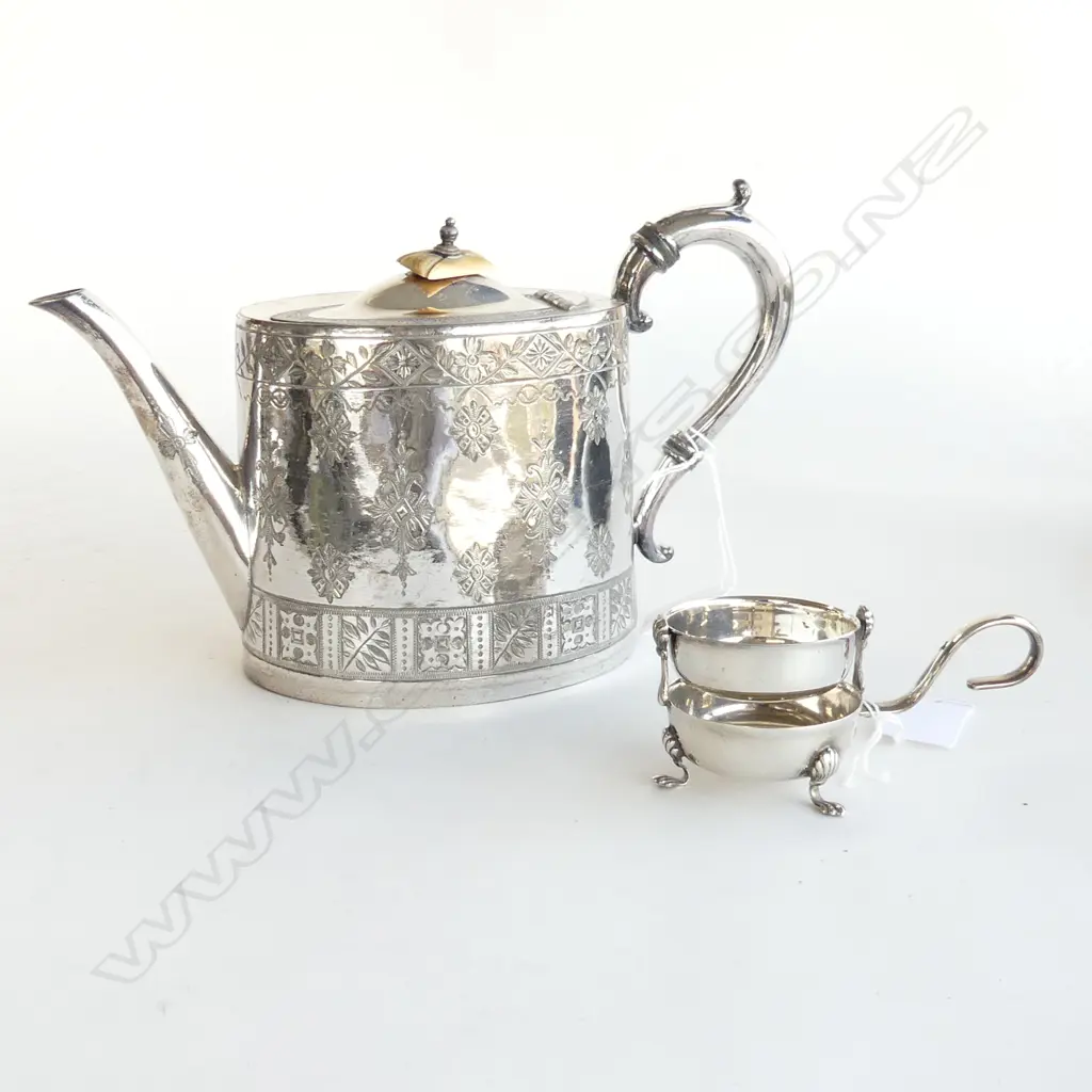 VINTAGE ENGRAVED SILVER PLATE TEAPOT + SILVER PLATE TEA STRAINER & STAND  Image 1++