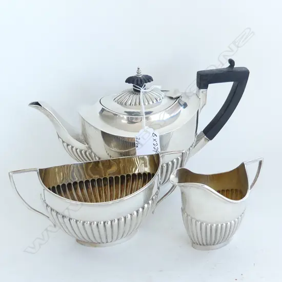 Sheffield 1914 SILVER 3 PCE TEA SERVICE 633gms. 1/2 half lobed bodies