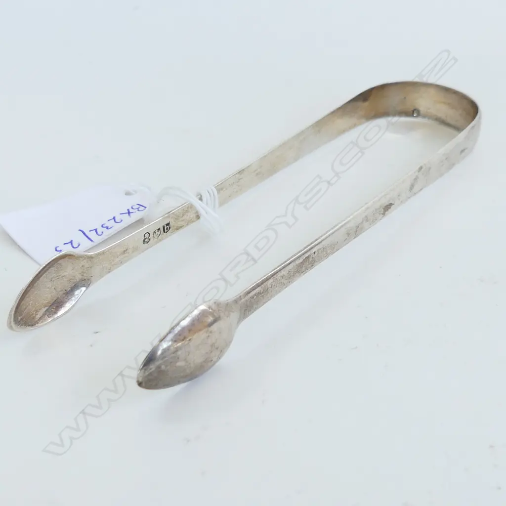 GEO SCOTTISH S/SILVER SUGAR TONGS  26grms Image 1++