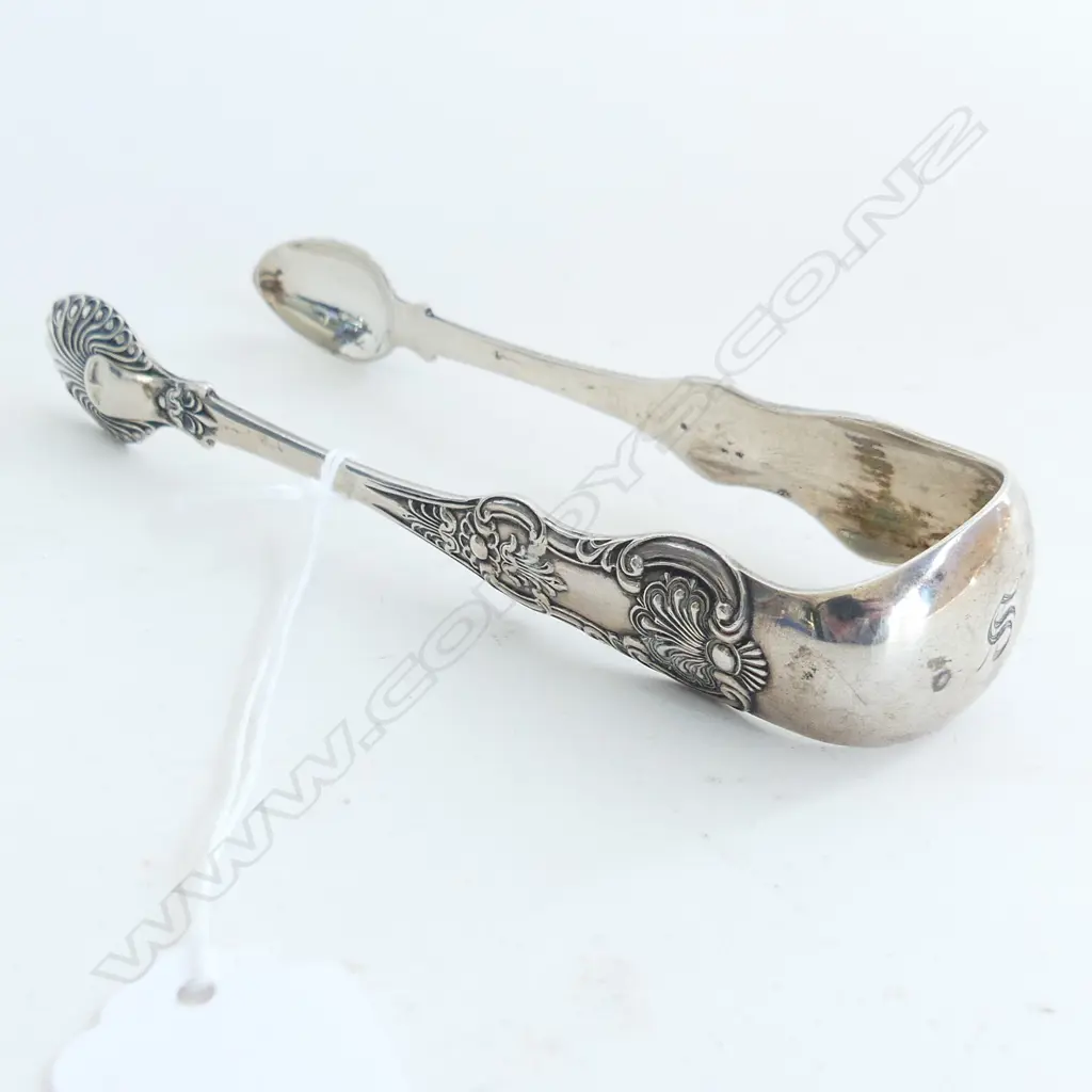 VICT S/SILVER SUGAR TONGS 58grms Image 1++