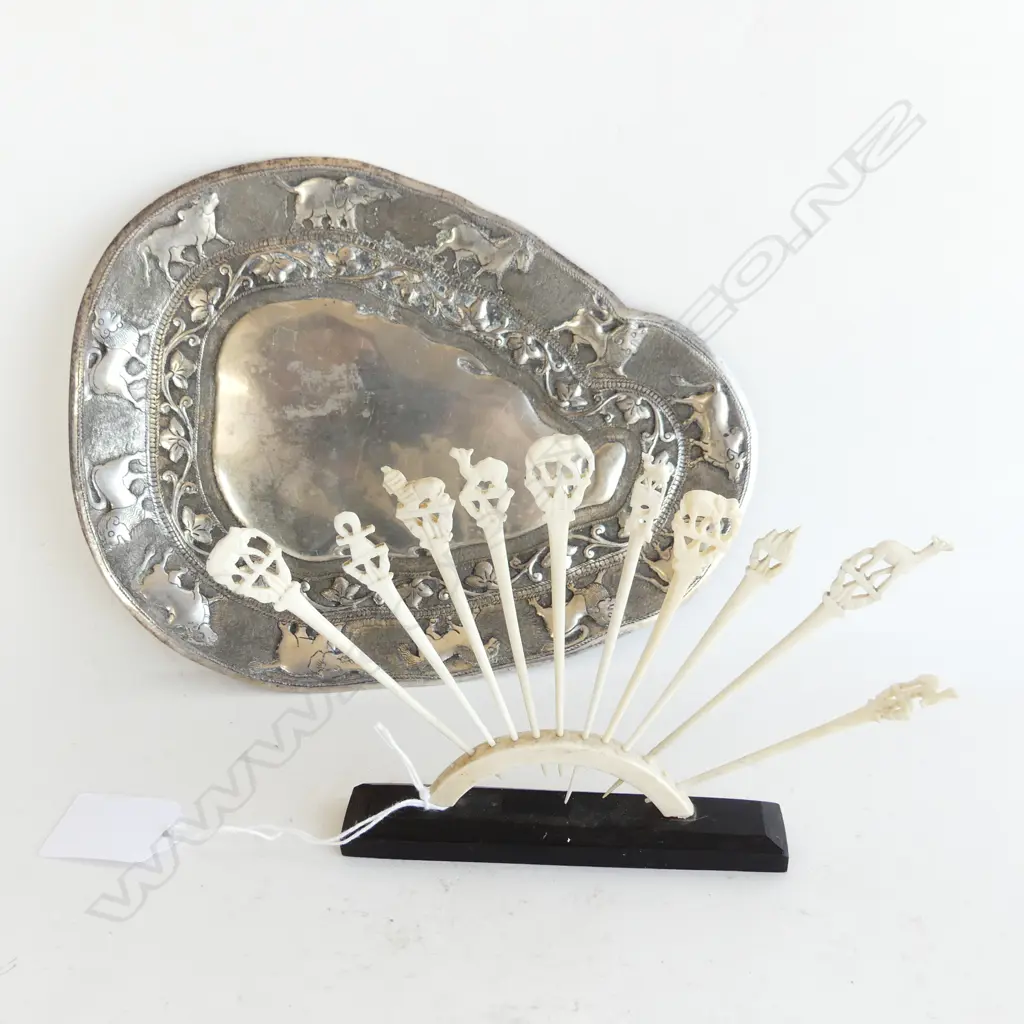 10 IVORY FIGURAL PICKS ON STAND & SILVERED DISH WITH ANIMAL BORDER Image 1++