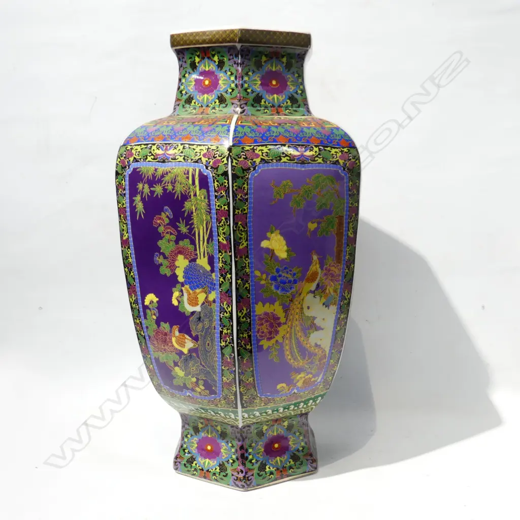 LG MODERN CHINESE SIX SIDED VASE H.540mm Image 1++