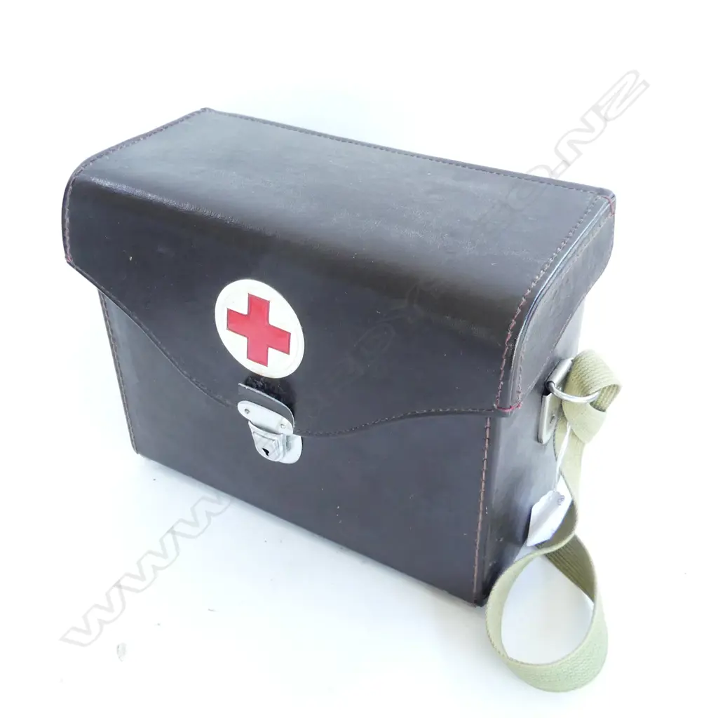 VINTAGE RED CROSS FIRST AID KIT BAG, LEATHERETTE WITH KHAKI WEBBING STRAP H. 200 X 260 X 125mm Image 1++
