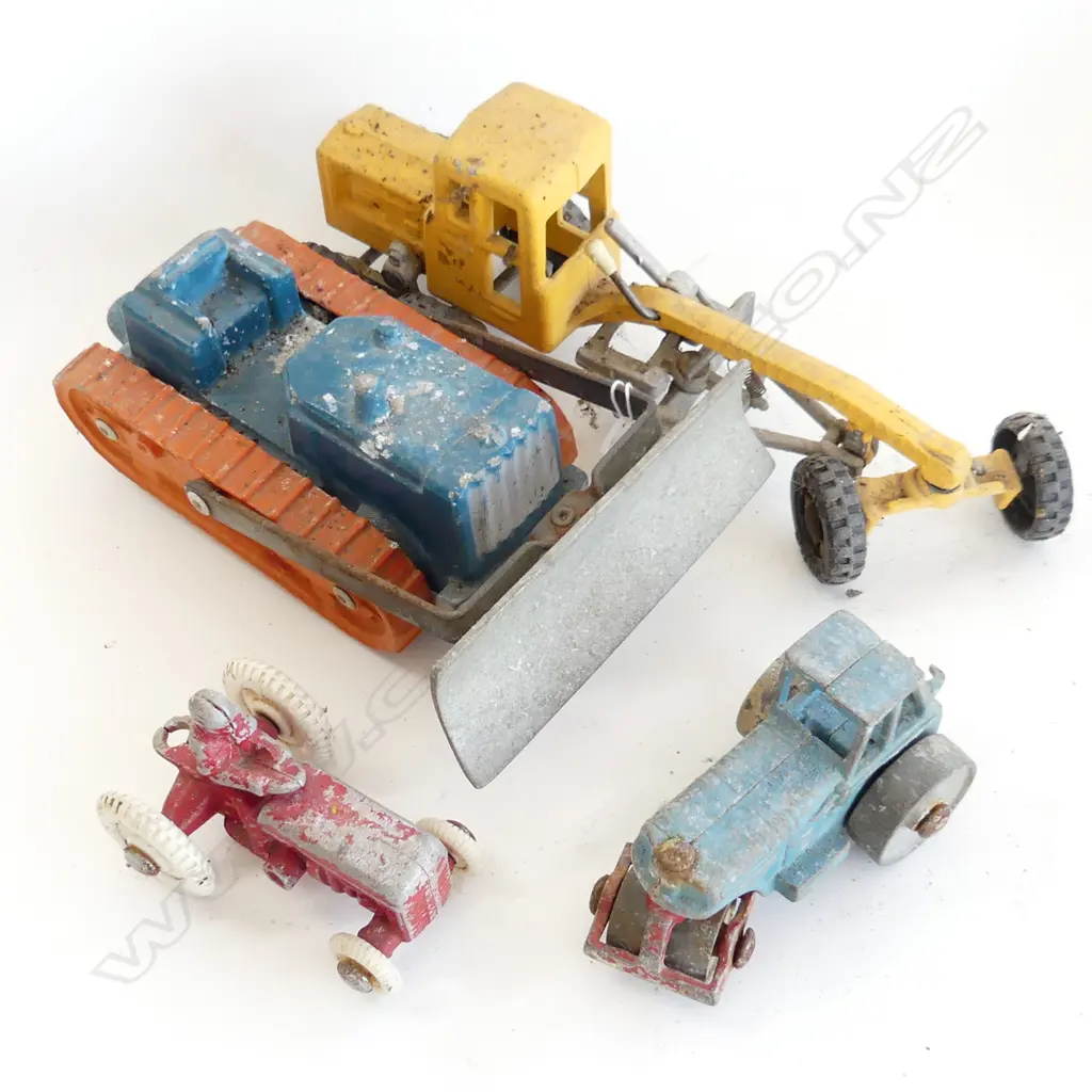 4 VINTAGE FUNHO TOYS GRADER BULLDOZER SMALL TRACTOR & STEAMROLLER Image 1++