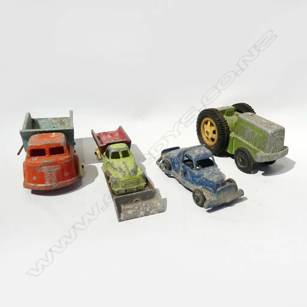 4 VINTAGE FUNHO TOYS EARTHMOVER TRACTOR DUMP TRUCK & STOCK CAR Image 1++