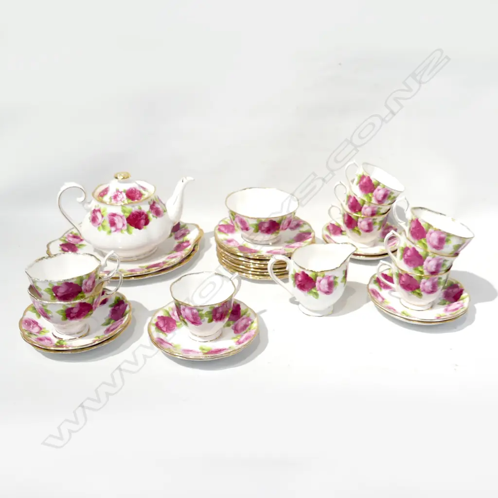 31 PCE ROYAL ALBERT OCR TEA SET; 8 TRIOS + EXTRA CUP & PLATE, 2 CAKE PLATES, TEAPOT, MILK & SUGAR Image 1++