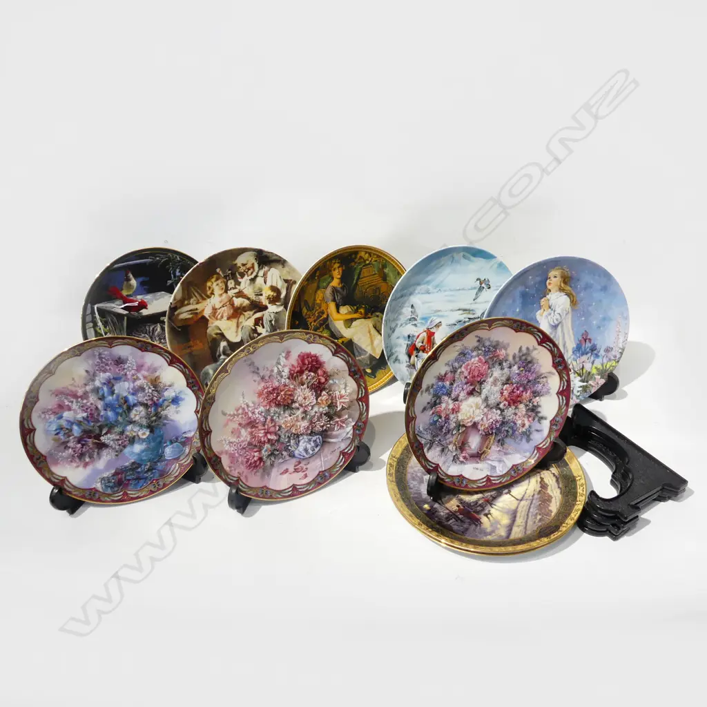 10 ASST COLLECTABLE PLATES - DIA FROM 235 - 205mm + 10 cake stands Image 1++