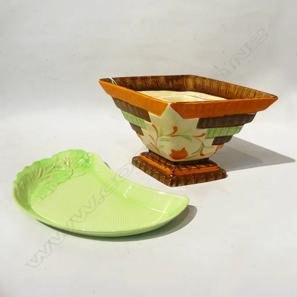 VINTAGE MYOTT ART DECO HAND PAINTED DIAMOND SHAPED VASE WITH FLOWER FROG (L. 270mm) & CARLTON WARE GREEN DISH (L 250mm) Image 1++