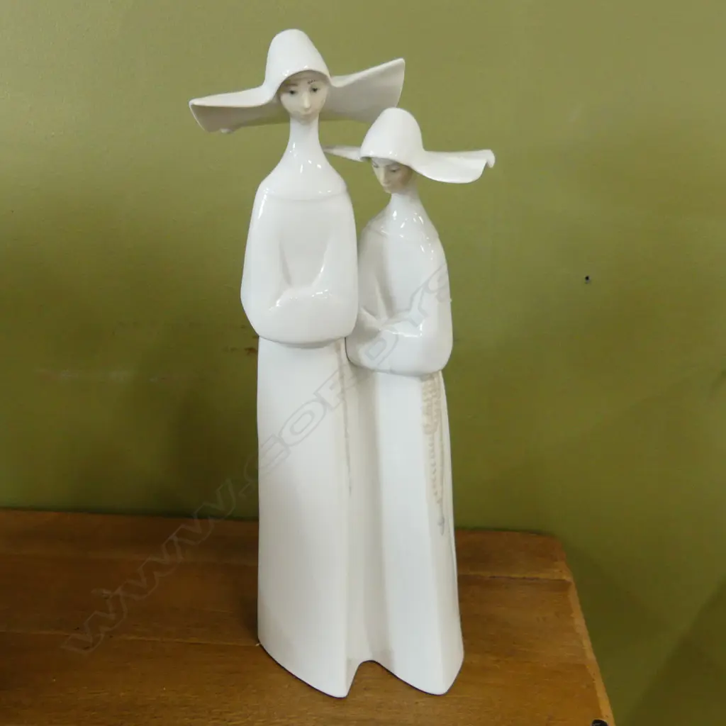 PR LLADRO NUNS #4611 H. 330mm Image 1++