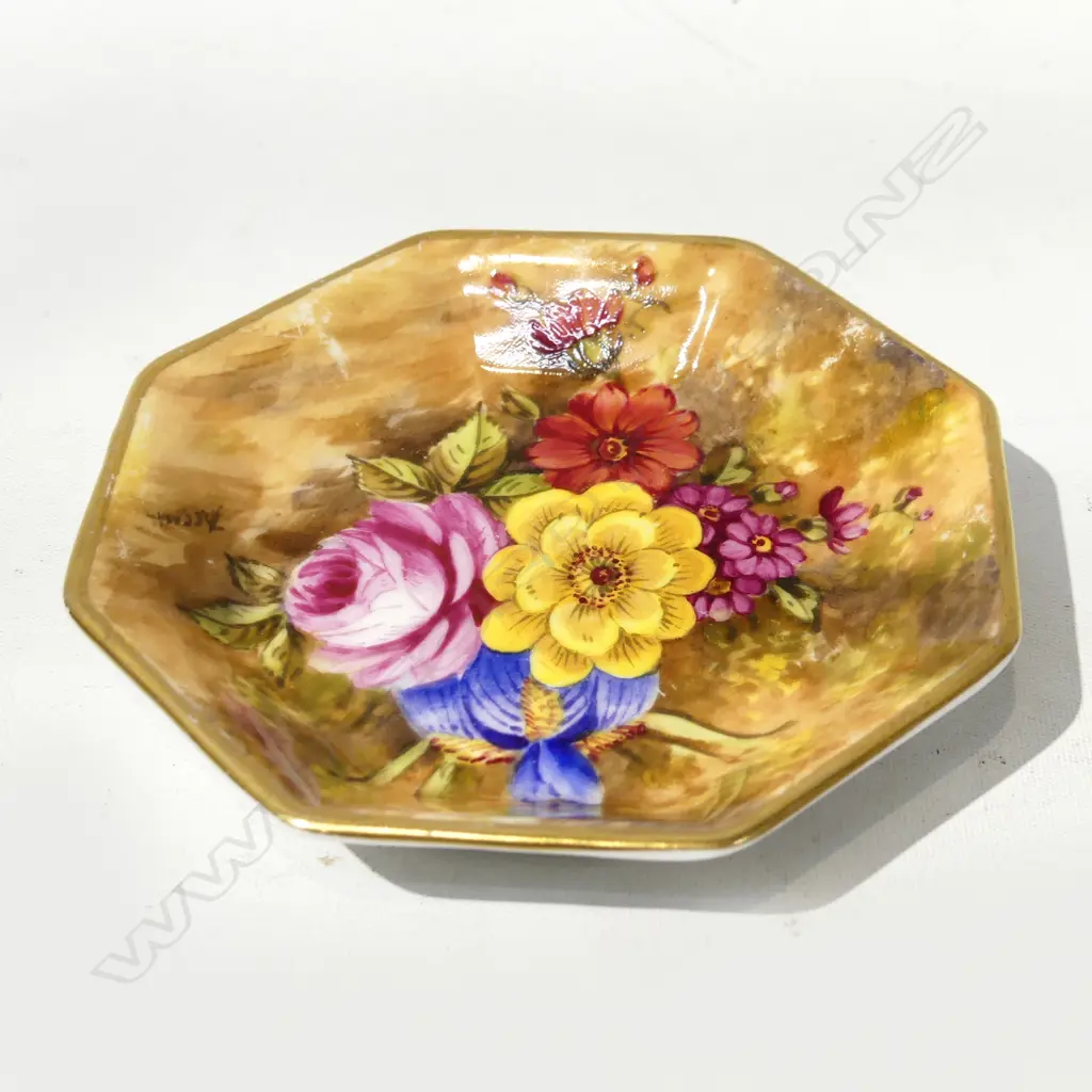 ROYAL WORCESTER H/PAINTED OCTAGONAL PIN DISH - FREEMAN 90mm dia Image 1++