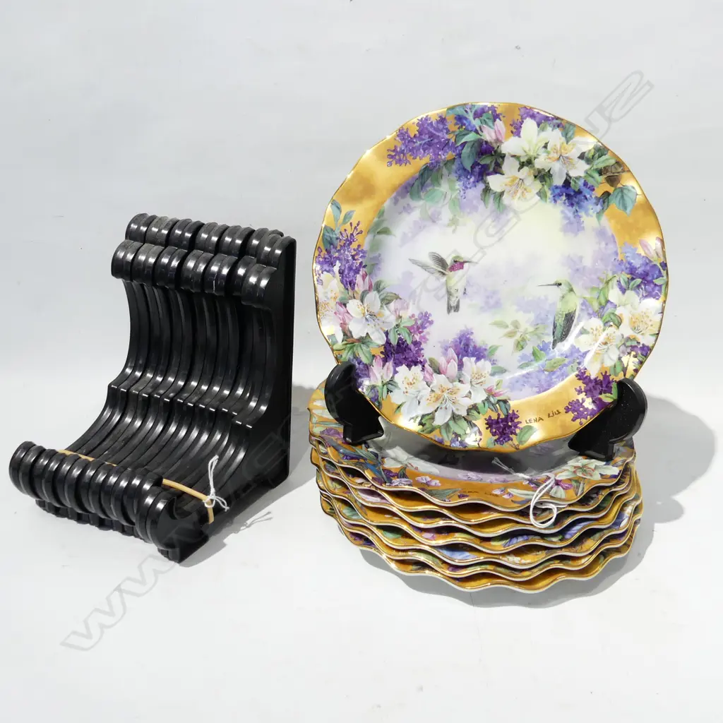 8 ASST HUMMINGBIRD PLATES BY LENA LIU, DIA 210mm + 8 plate stands  Image 1++