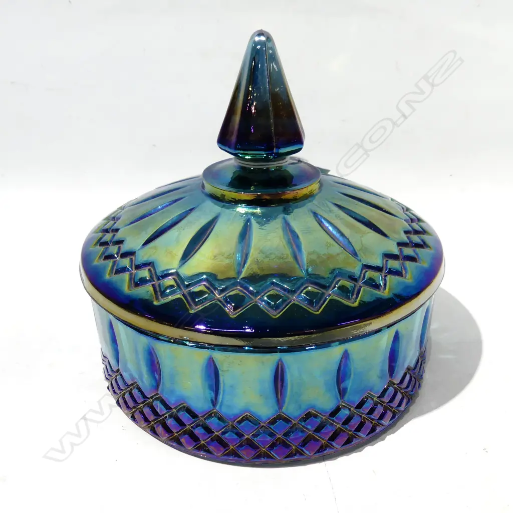 CARNIVAL GLASS LIDDED BOWL DIA150MM Image 1++
