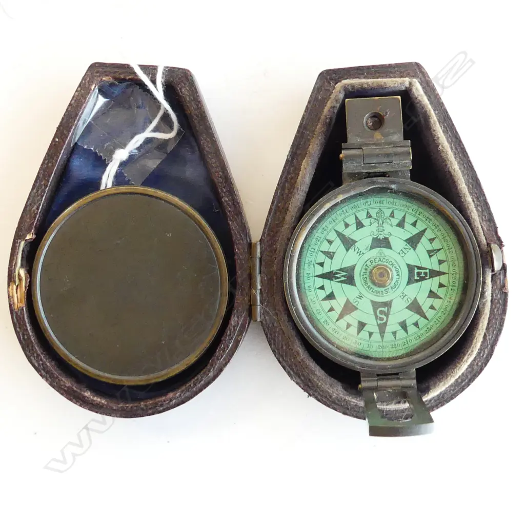 OLD BRASS CASED POCKET COMPASS, T PEACOCK & SON AUCKLAND, Dia 40mm IN ORIGINAL LEATHER CASE  Image 1++