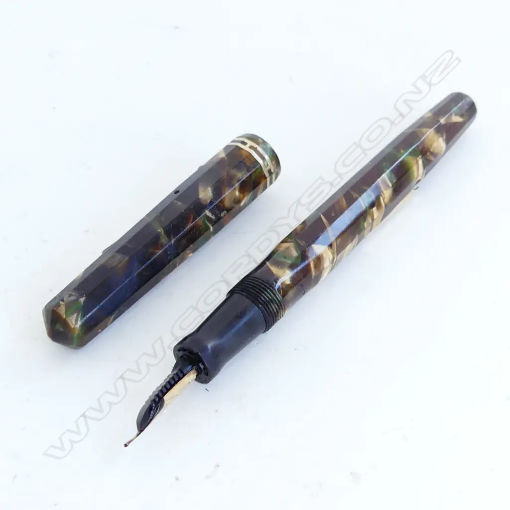 VINTAGE WAHL EVERSHARP FOUNTAIN PEN WITH 14CT GOLD NIB  Image 1++