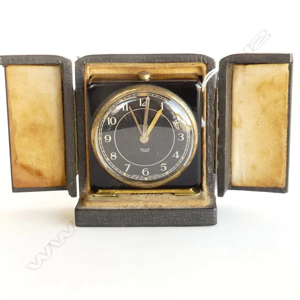 VINTAGE SMITHS TRAVEL ALARM CLOCK IN LEATHER CASE  - WORKING  Image 1++