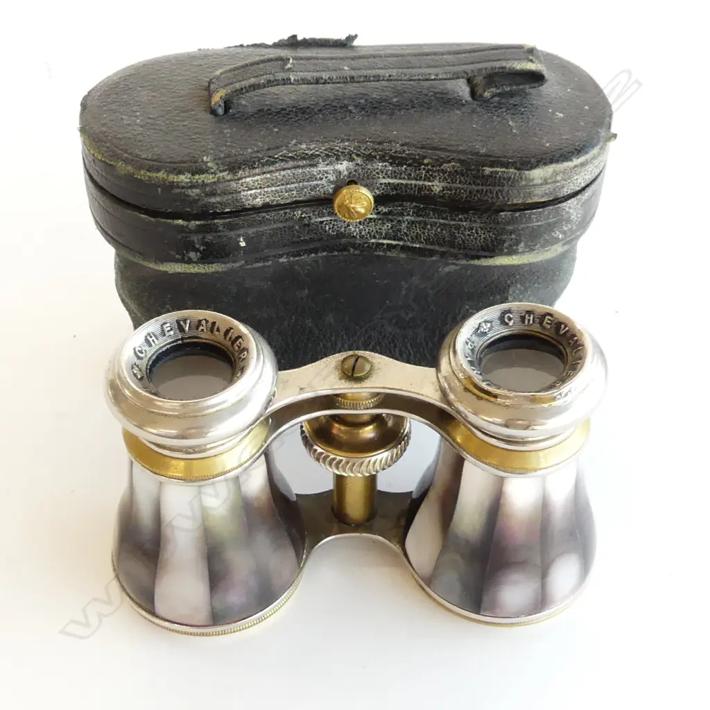 CHEVALIER PARIS MOP OPERA GLASSES - IN ORIGINAL LEATHER CASE WHICH HAS SOME DAMAGE. Image 1++