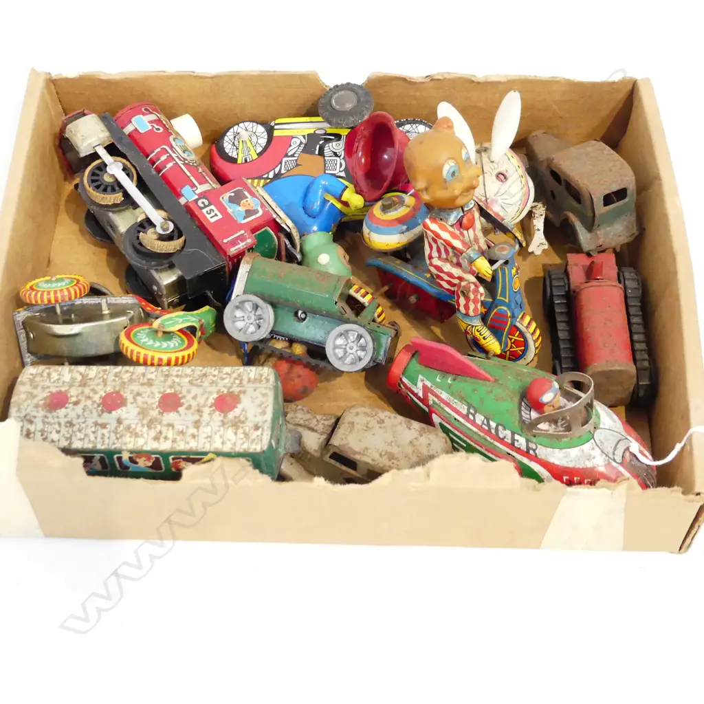SMALL TRAY OF VINTAGE TIN TOY CARS TRAIN TRIKES ETC Image 1++