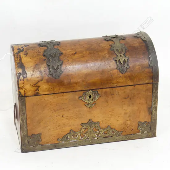 VICTORIAN WALNUT WRITING BOX EX. NELSON BISHOP SUTER (1830-1895) W.220mm...
