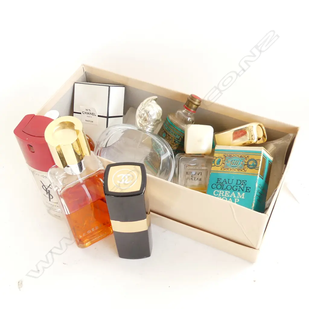 BOX ASST. VINTAGE PERFUMES Image 1++