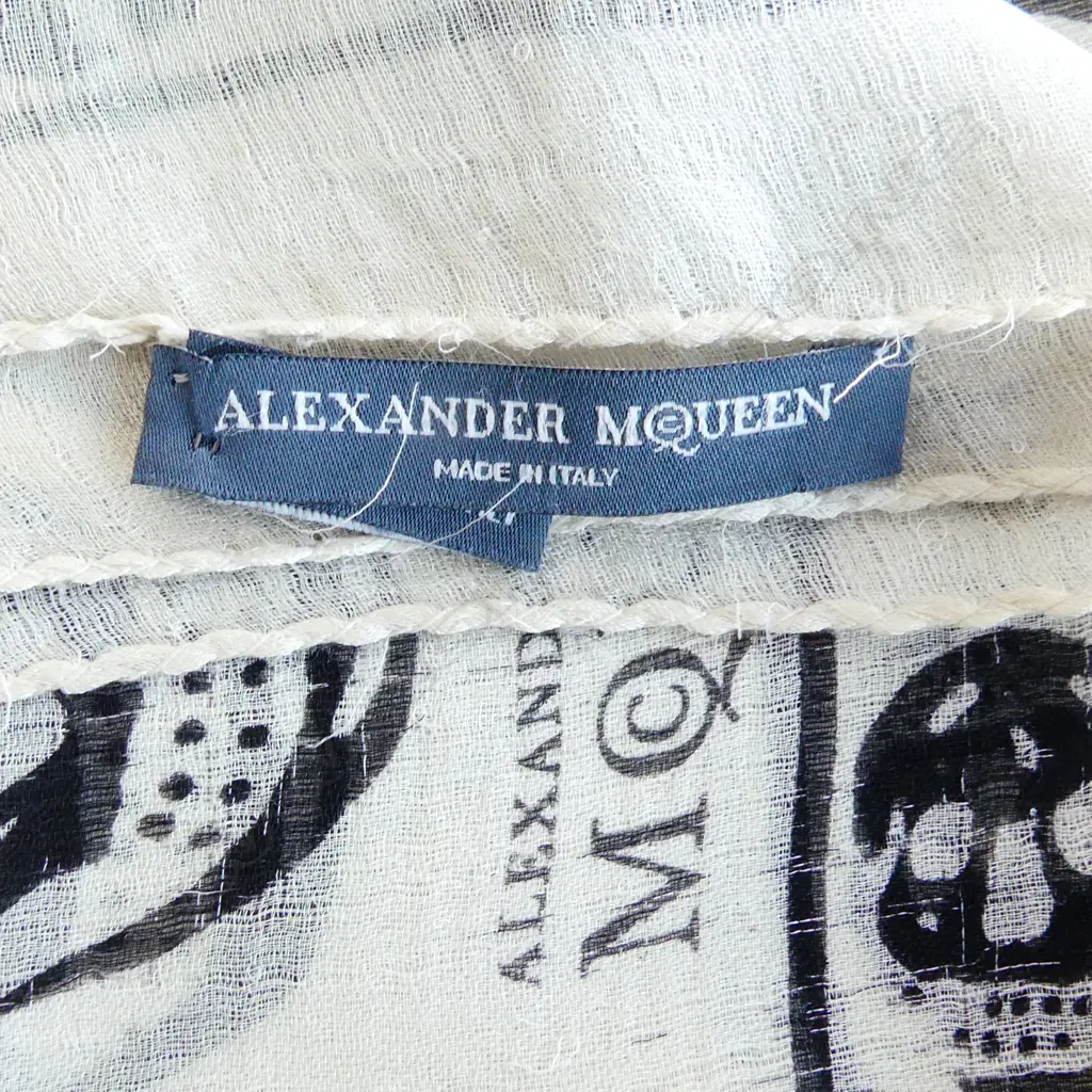 ALEXANDER McQUEEN SKULL SCARF 1200 x 1080mm PURCHASED IN NEW YORK Image 1++
