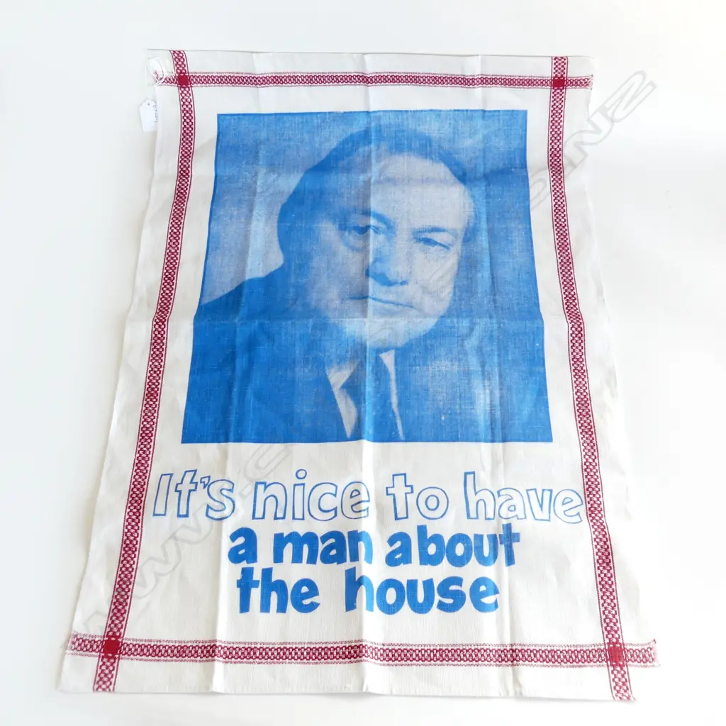 VINTAGE MULDOON TEA TOWEL - 'ITS NICE TO HAVE A MAN ABOUT THE HOUSE' AS NEW 740x500mm  Image 1++