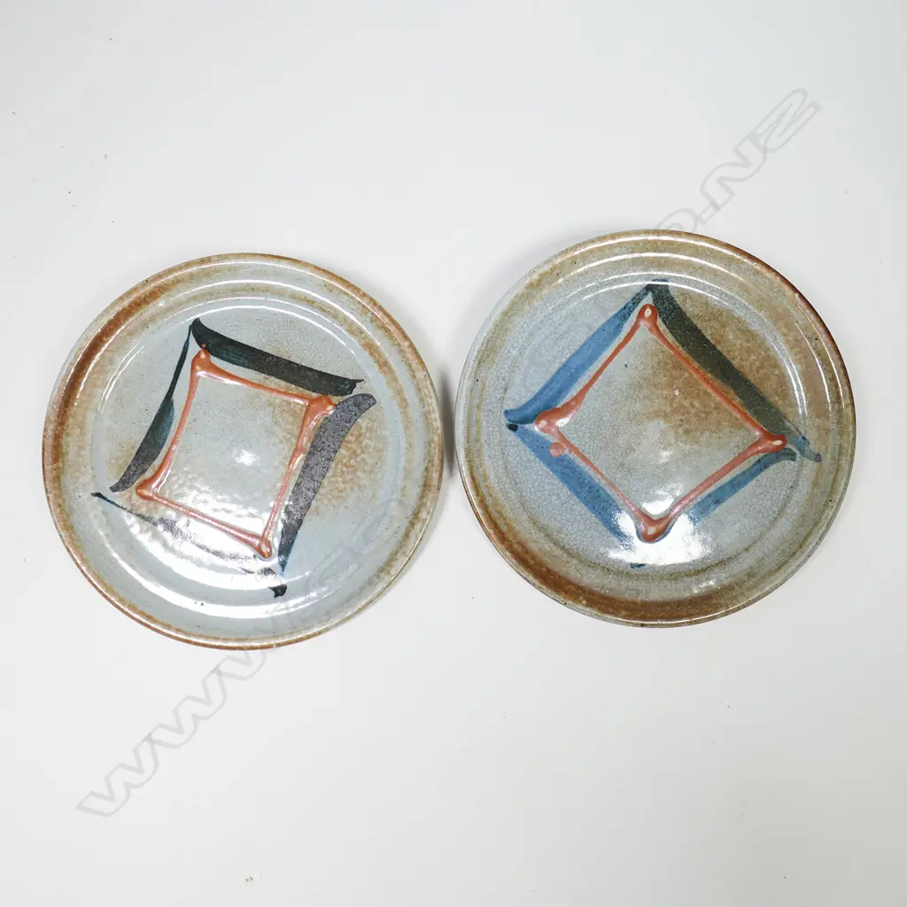 Two Barry Hockenhull pottery plates, Image 1++
