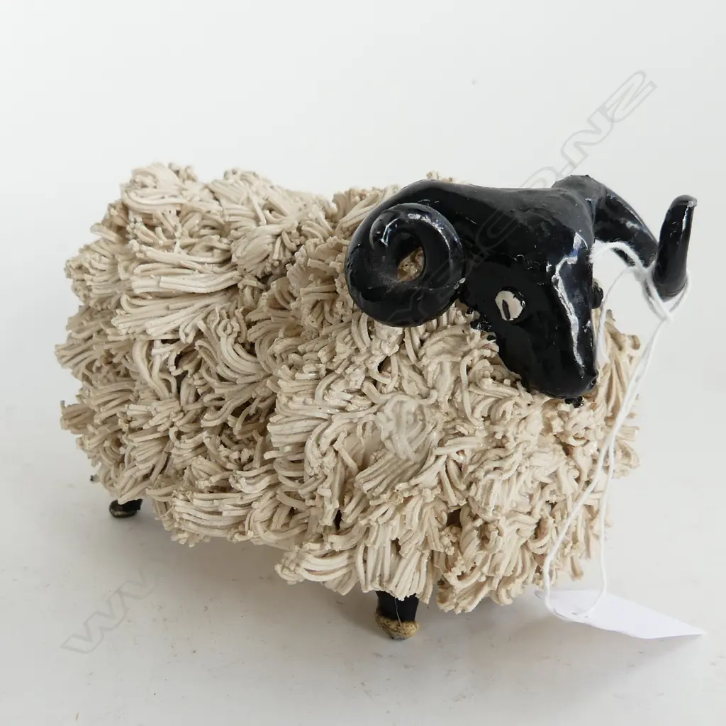 CERAMIC WOOLLY RAM L.140mm (repair to horn) CASTLE WYND POTTERY SCOTLAND Image 1++