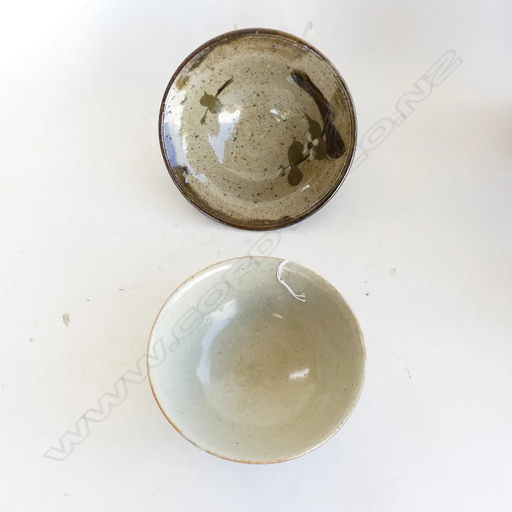 2 POTTERY BOWLS; MARK TUGENHAFT (DIA 175mm) & HARRY & MAY DAVIS CREWENA (DIA 160mm) Image 1++
