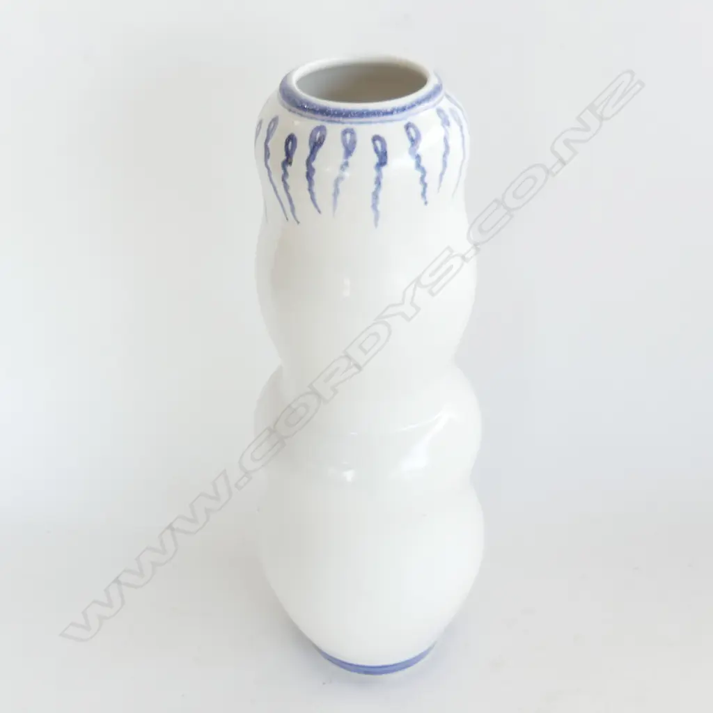 ANNEKE BORREN SPERM VASE, WHITE GLAZE H.315mm Image 1++