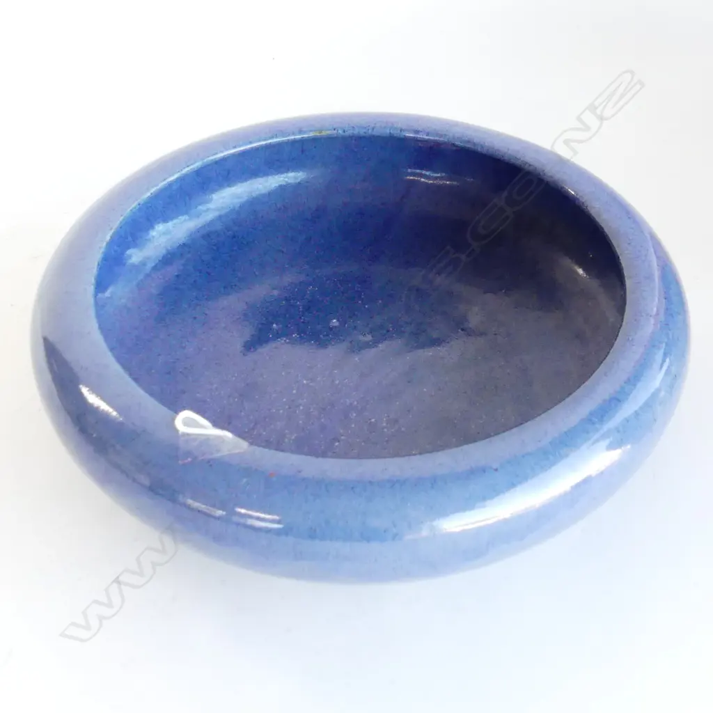 LG BLUE TIMARU POTTERY FLOAT BOWL, DIA 270mm Image 1++