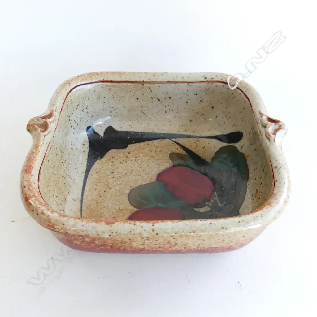 LG MIKE O'DONNELL TARIKI POTTERIES SQ OVEN DISH W.255mm  Image 1++