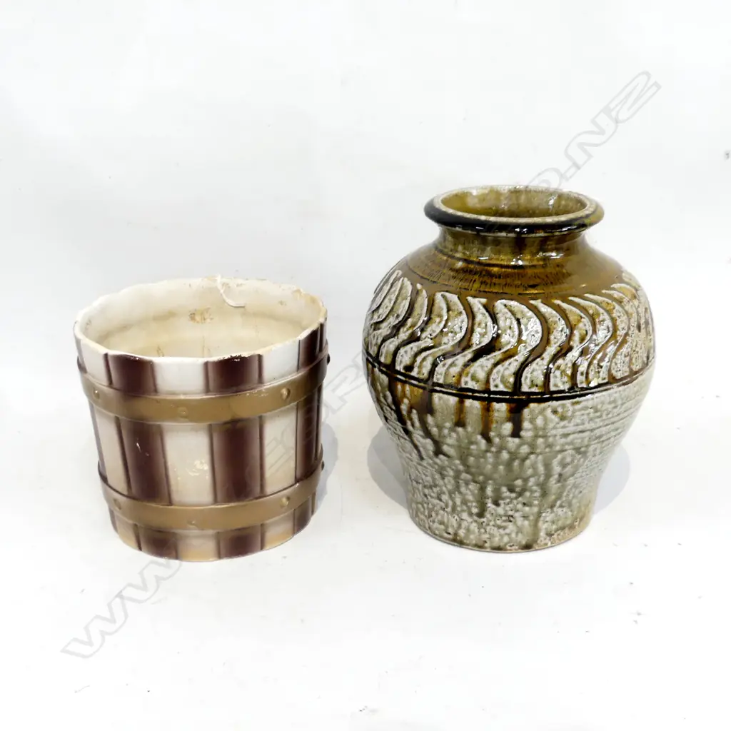 CROWN LYNN BARREL PLANTER #632/5 (H. 155mm) & LG SALT GLAZED VASE WITH 'JR' MARK (H. 245mm) Image 1++