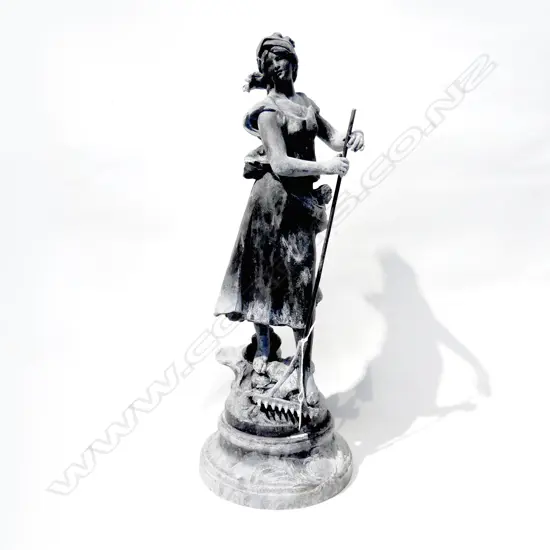 SPELTER FEMALE FIGURE w. RAKE H.550mm