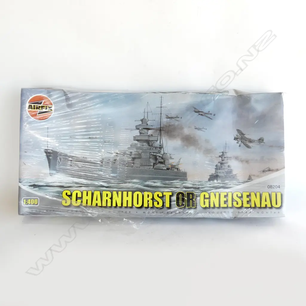 AIRFIX 1:400 BATTLESHIP MODEL KIT - SCHARNHORST OR GNEISENAU 320x675mm Image 1++