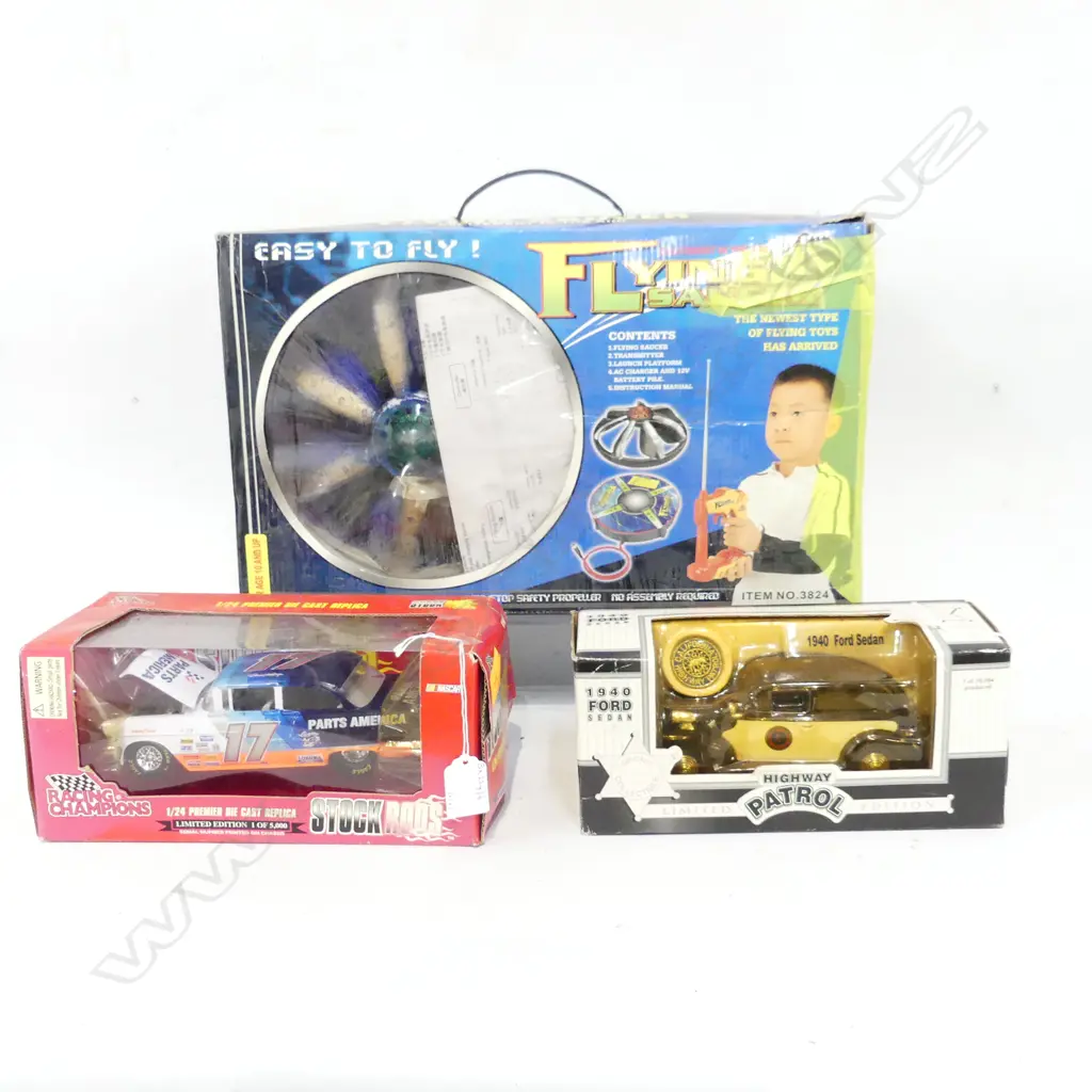 3 MINT & BOXED MODELS FLYING SAUCER H270MM STOCK CAR L260MM & FORD SEDAN POLICE VEHICAL L240MM Image 1++