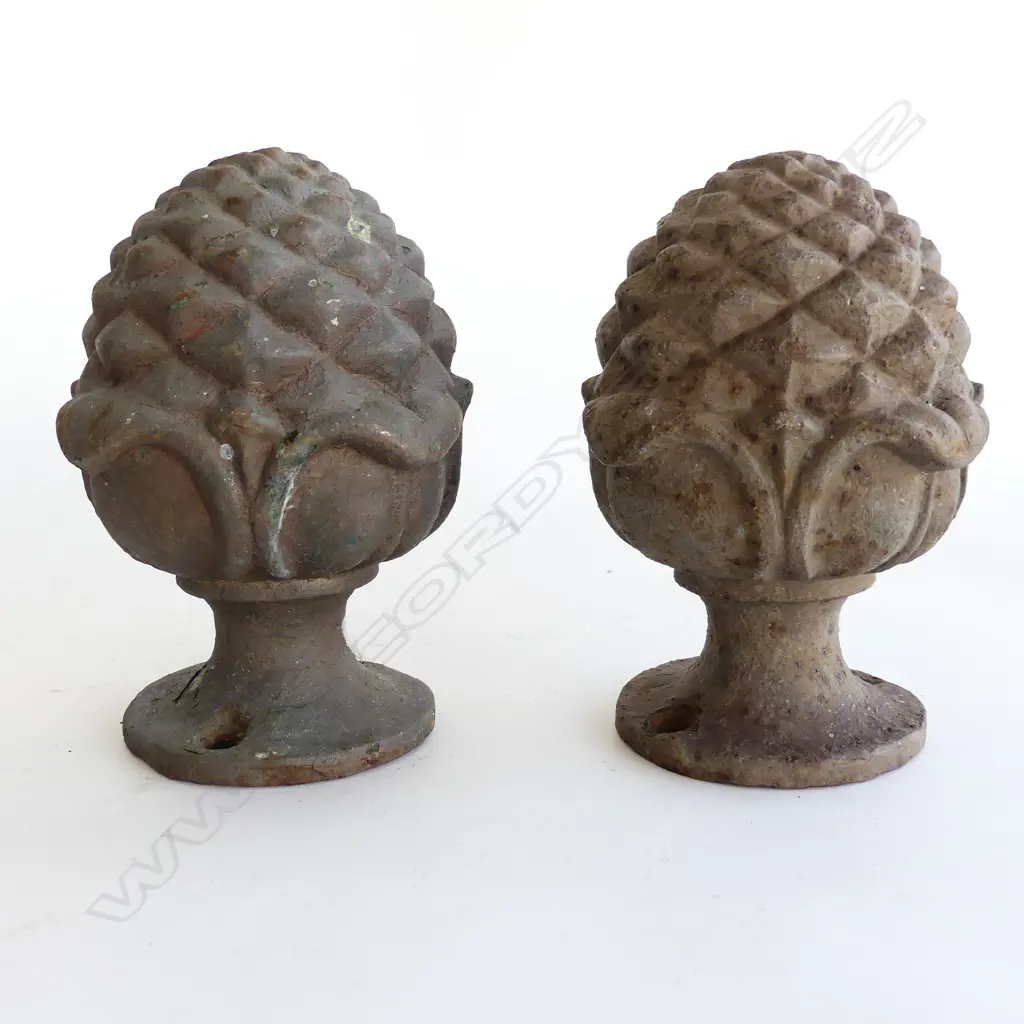 PR ANTIQUE CAST IRON PINE CONE & ACORN THISTLE LEAF FINIALS  H. 200mm Image 1++