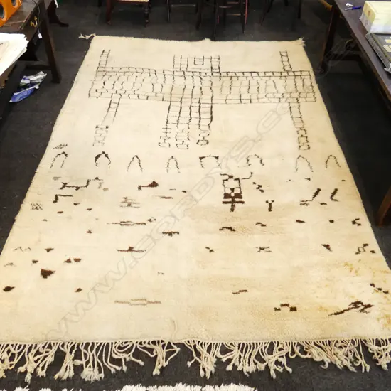 LG PALE HAND KNOTTED ALL WOOL MORROCCAN RUG Ex Jill Mandeno est. 3100x2100mm