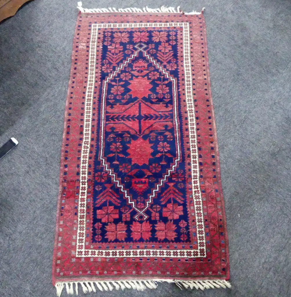 HAND KNOTTED RED TURKISH / PERSIAN RUG 1530 X 810mm Image 1++