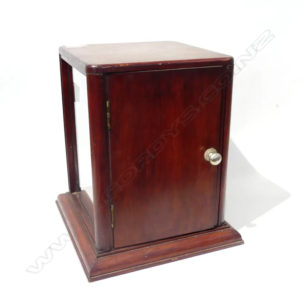 GLASS & WOODEN DISPLAY CASE 220 X 220 X 320mm Image 1++