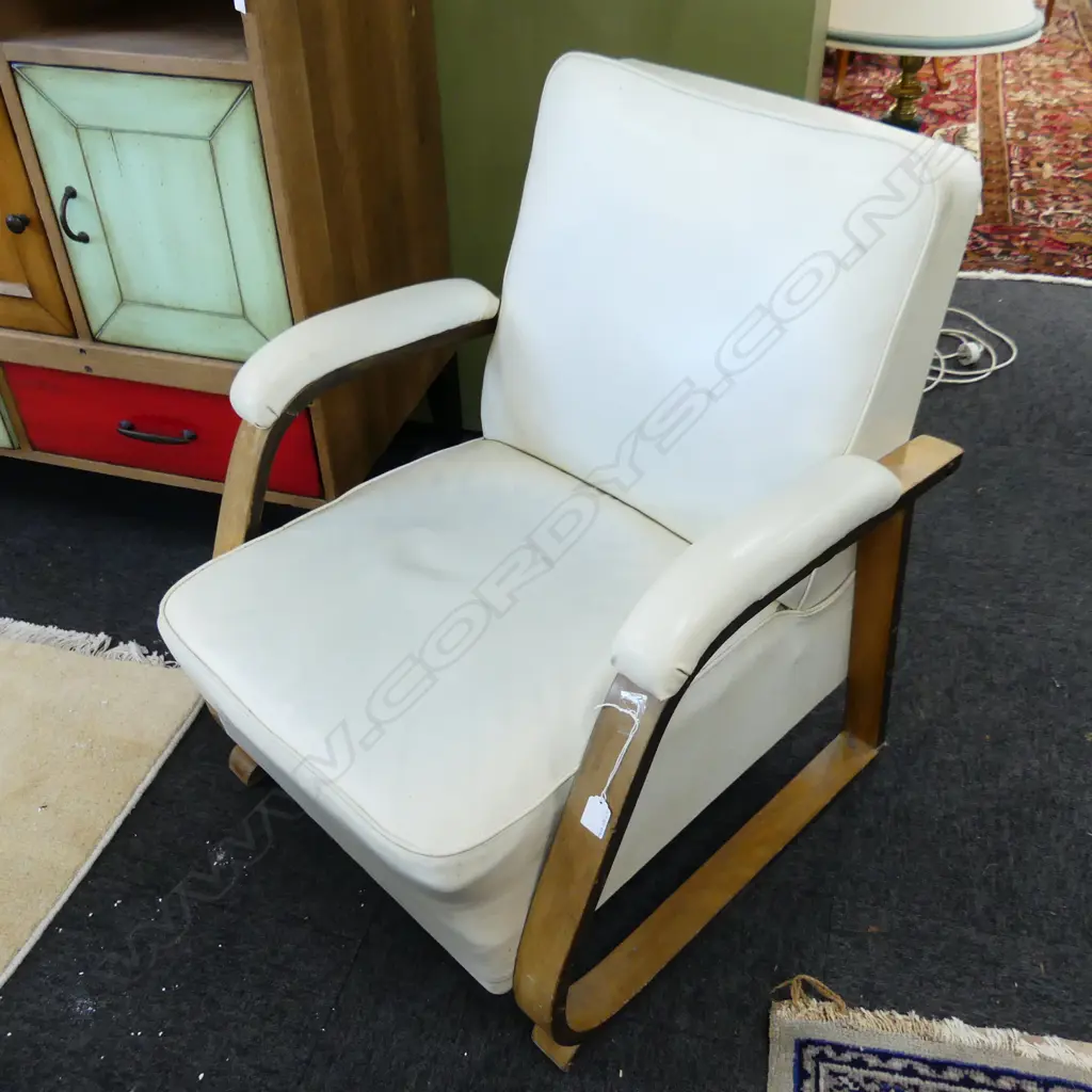 ART DECO LEATHER ARM CHAIR  Image 1++