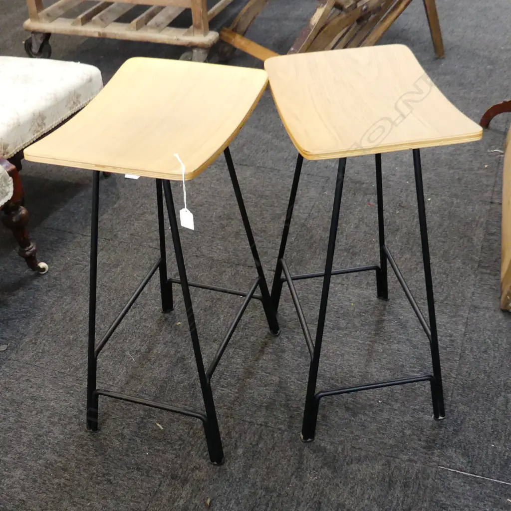 PR SEAN DIX DESIGN KITCHEN STOOLS H.665mm Image 1++