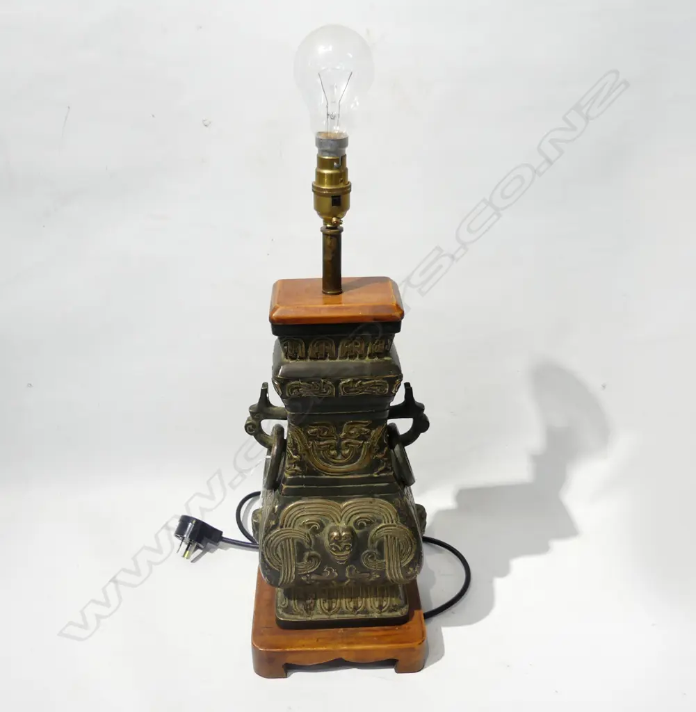 CHINESE ARCHAIC TABLE LAMP BASE H. 500 Image 1++