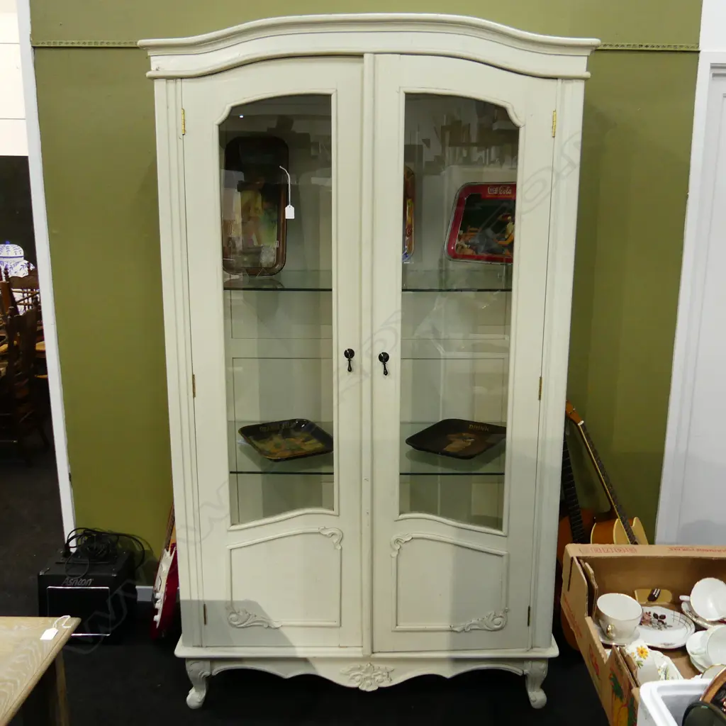 FRENCH STYLE GLAZED CABINET w. 2 SHELVES 1220x600x2055mm one glass with crack Image 1++