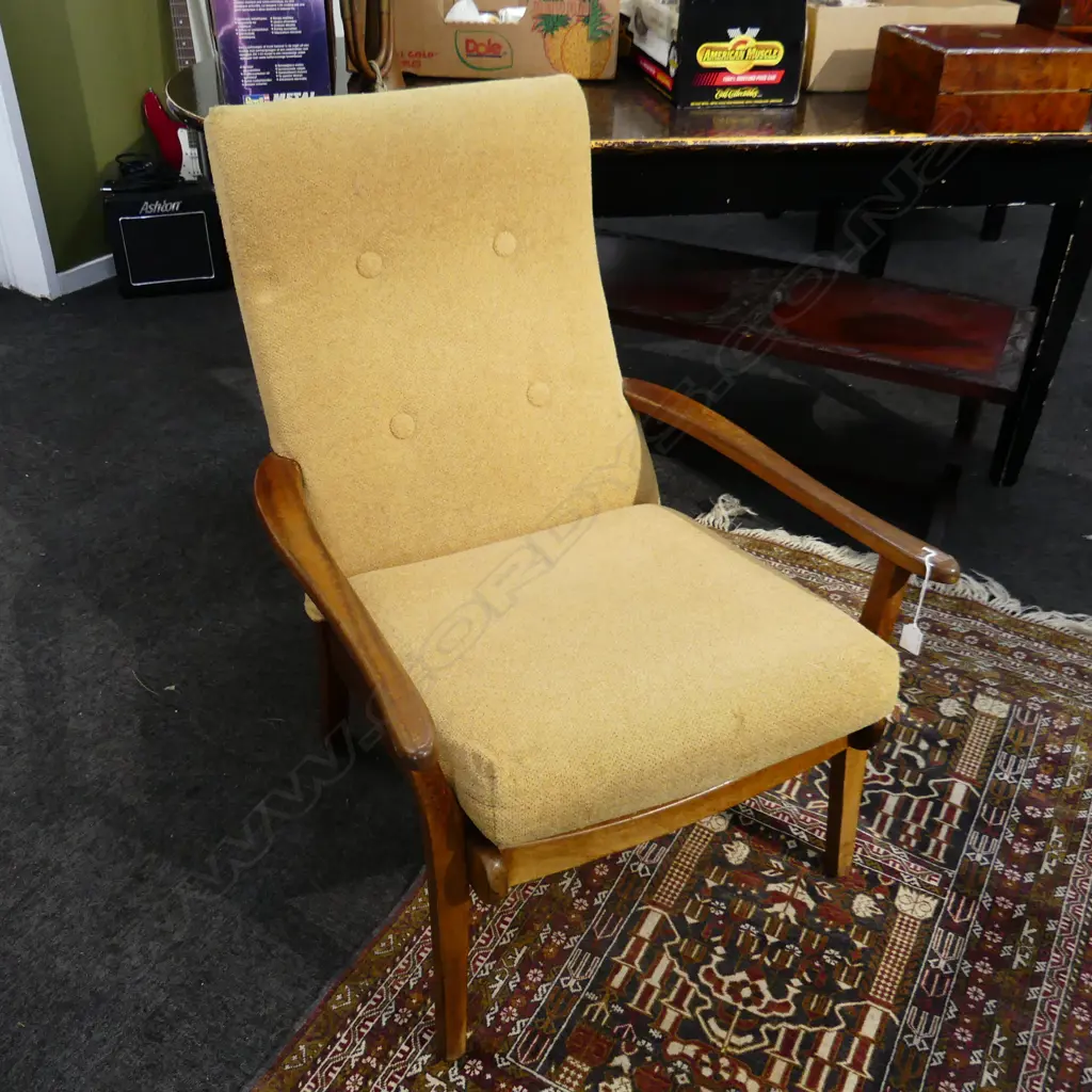 MID CENTURY TEAK ARM CHAIR Image 1++
