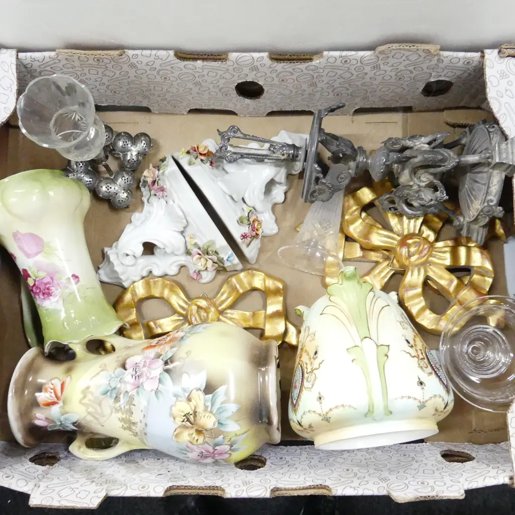 BOX LOT  – VICTORIAN PLANTER, JUG, VASE, EPERGNES, WALL BRACKETS, BOWLS, ET Image 1++