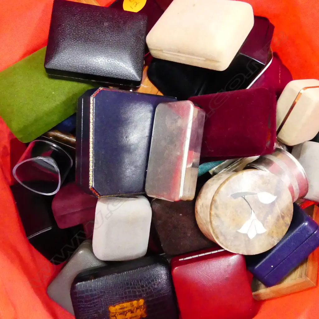 BAG ASST. JEWELLERY CASES; CUFFLINKS ETC Image 1++
