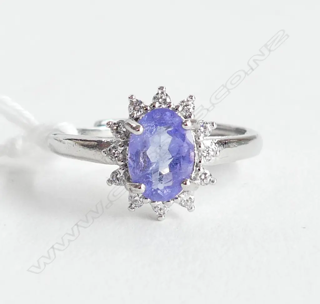 TANZANITE & SILVER PLATE ADJUSTABLE COSTUME JEWELLERY RING  Image 1++