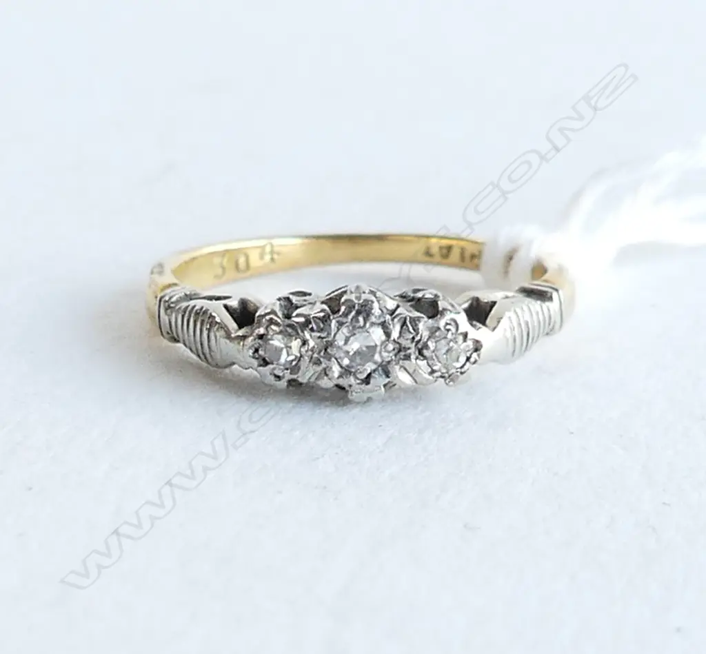 18CT DIAMOND RING 1.8 GRAMS SIZE F Image 1++